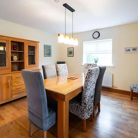 Semesterbostad Cluain Dara House