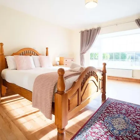 בית נופש Cluain Dara House דינגל